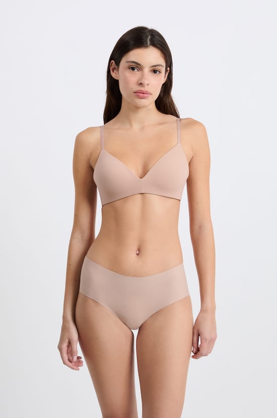 Lightly Lined Wireless Bra in Microfibre;${refinementColor}