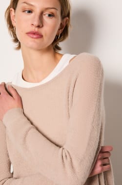 Strickjacke mit Knöpfen am Rücken;${refinementColor}