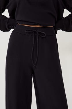 Weite Pyjama-Hose;${refinementColor}