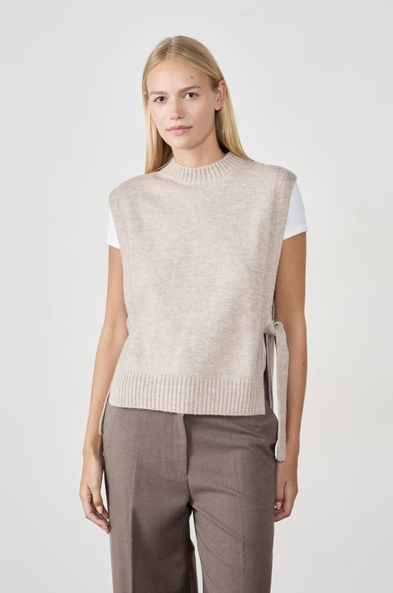 Pull sans manches;${refinementColor}