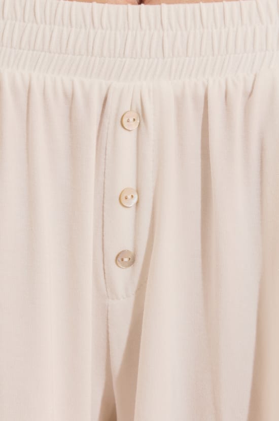 Pantal&oacute;n corto de pijama liso de modal;${refinementColor}