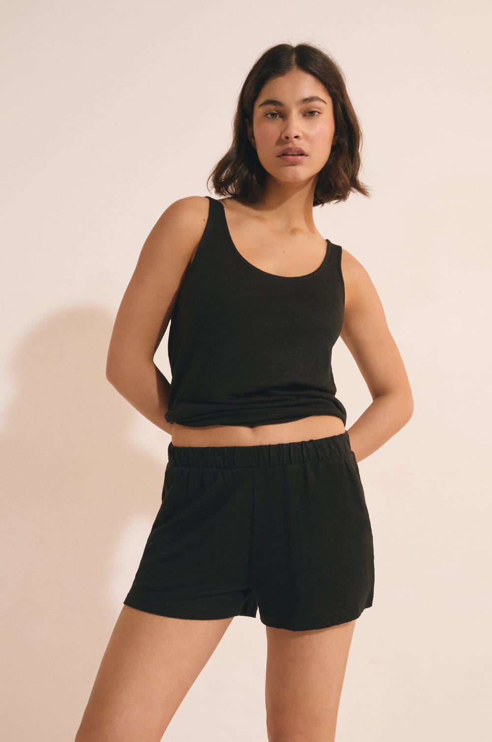 Short aus 100% Leinen;${refinementColor}