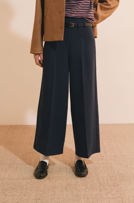 Pantalon cropped;${refinementColor}
