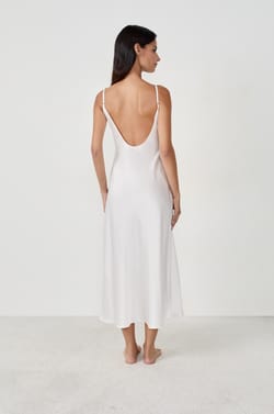 Langes Satin-Négligé mit Spitzendetail;${refinementColor}