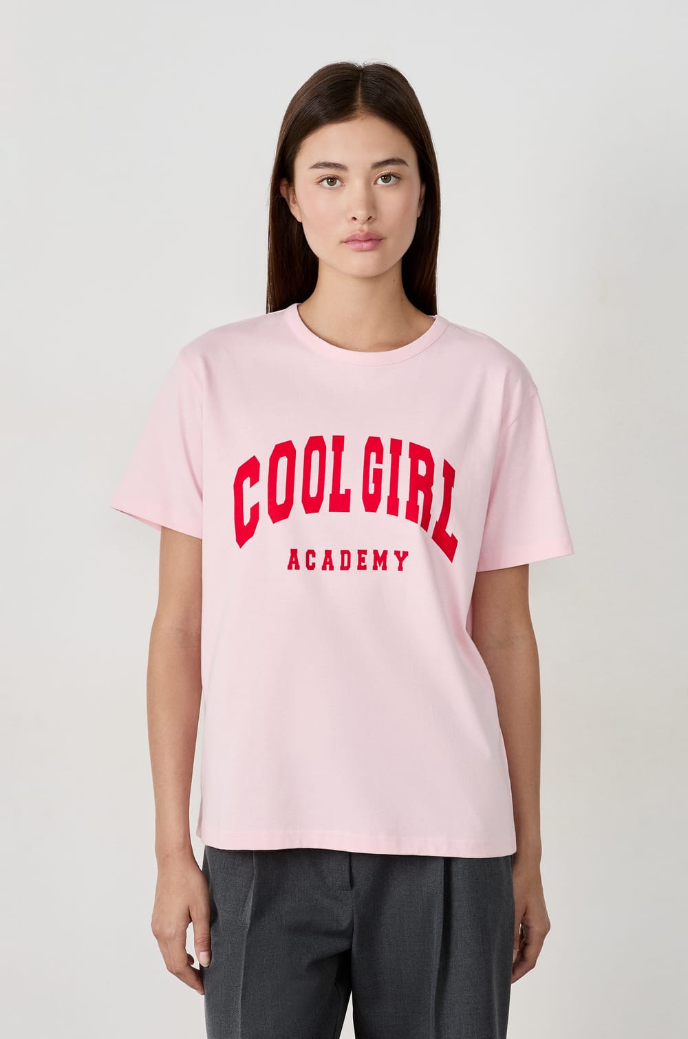 Camiseta de algodón estampada "Cool girl academy;${refinementColor}