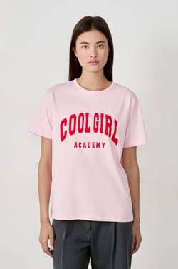 Camiseta de algodón estampada "Cool girl academy;${refinementColor}
