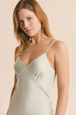 Nuisette longue satin&eacute;e;${refinementColor}