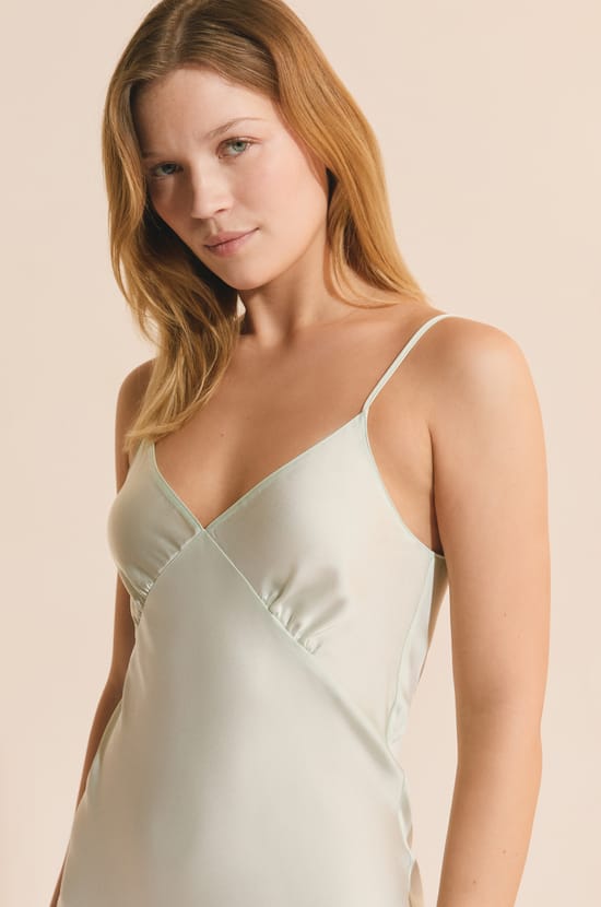 Nuisette longue satin&eacute;e;${refinementColor}