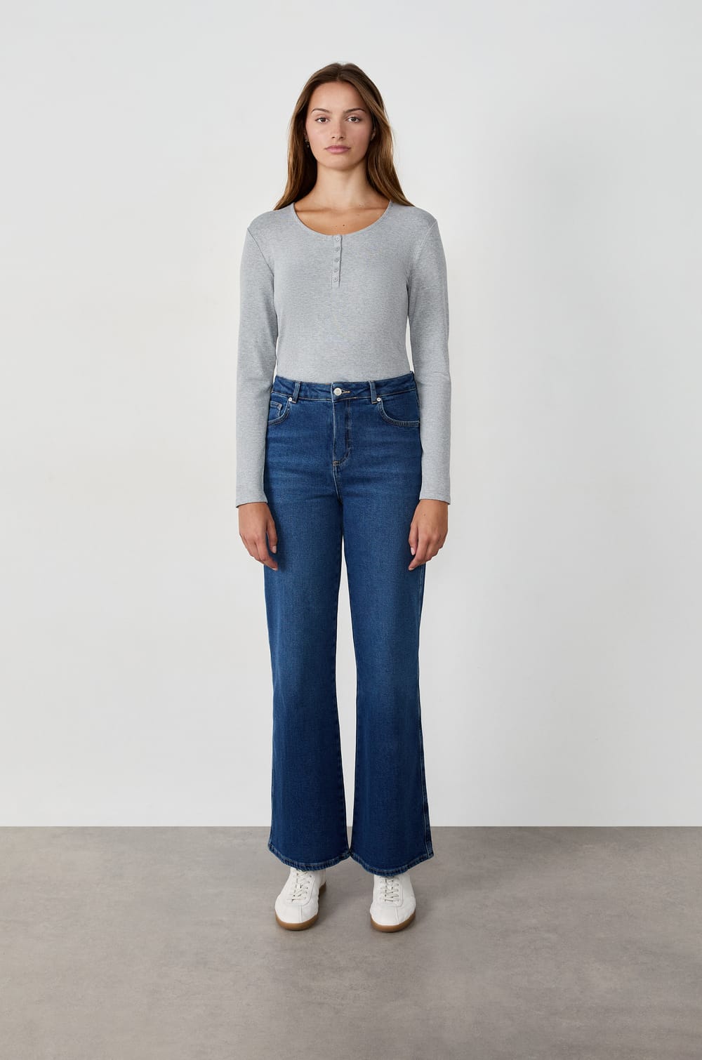 Jean droit en coton;${refinementColor}