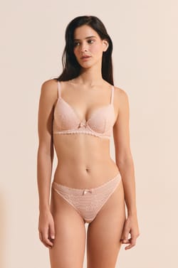 Tanga aus Spitze;${refinementColor}