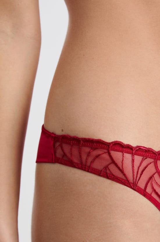 Embroidered Thong;${refinementColor}