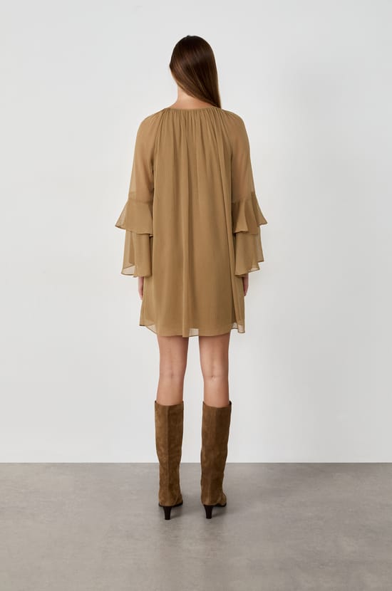 Robe courte avec manches à volants;${refinementColor}