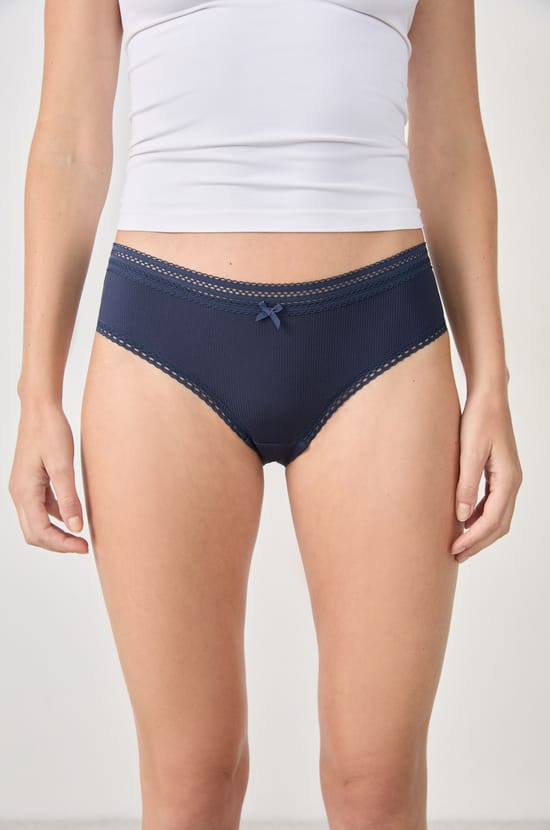 Shorty aus Mikrofaser mit Spitzendetails;${refinementColor}