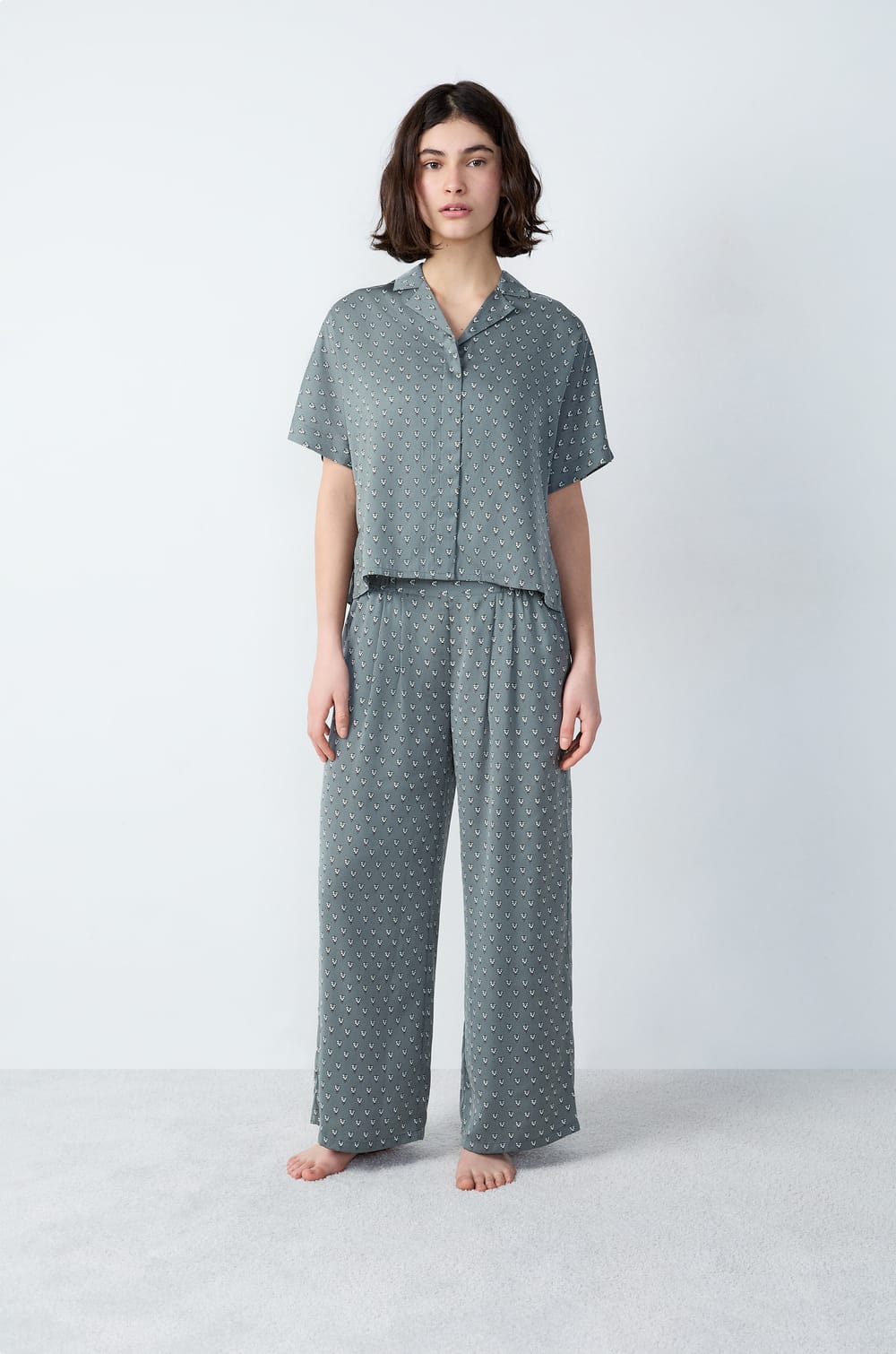 Short-Sleeved Pajama Shirt;${refinementColor}