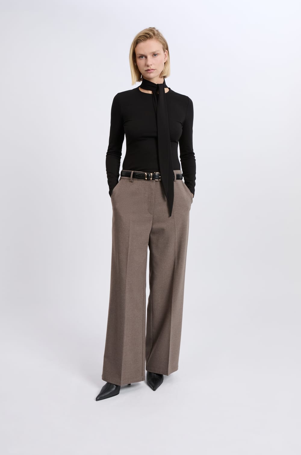 Long-sleeved T-shirt with tie collar with cotton;${refinementColor}