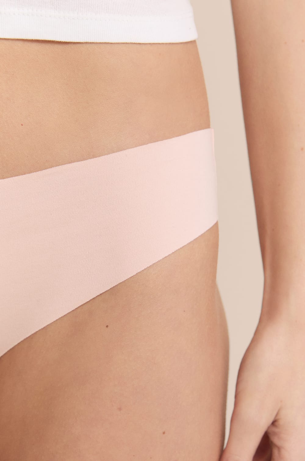 Bavlněn&eacute; kalhotky bez &scaron;vů;${refinementColor}