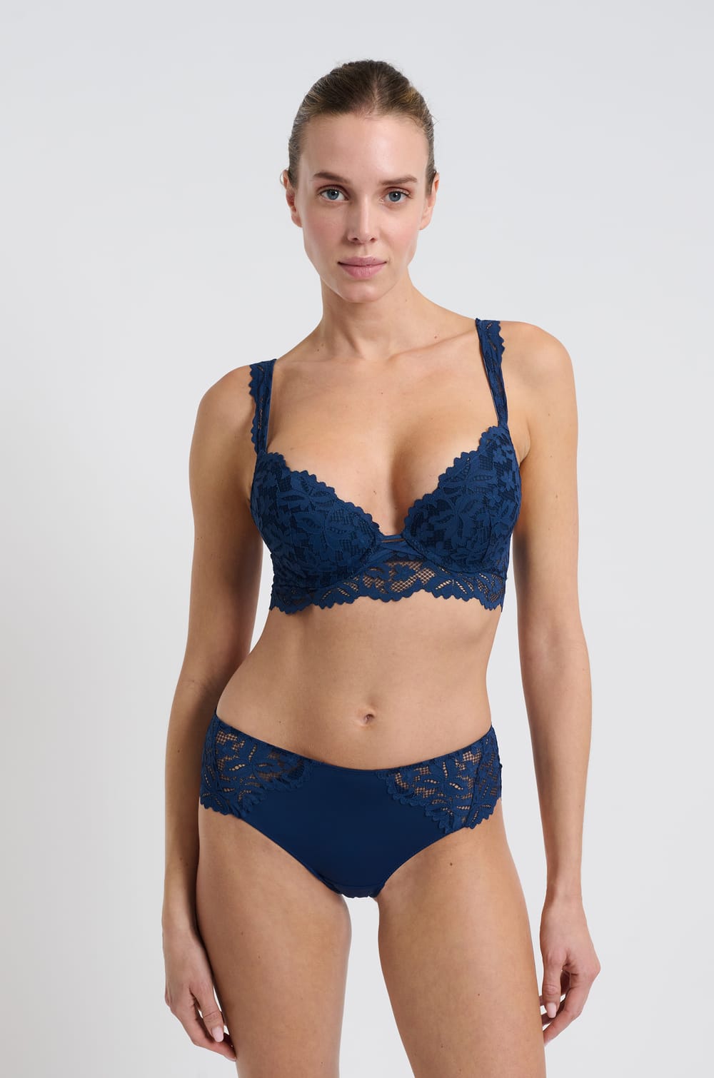 Lace Boyshort;${refinementColor}