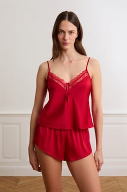 Top de sat&eacute;n con lazos;${refinementColor}