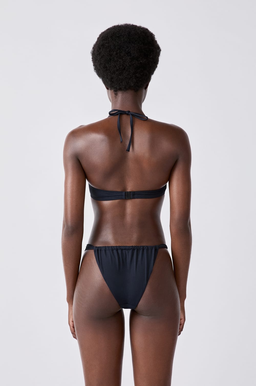 Strapless bandeau bikini top with removable straps;${refinementColor}