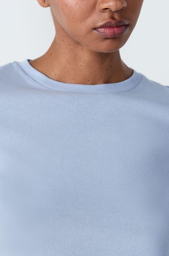 Camiseta de manga corta de algodón acanalado;${refinementColor}