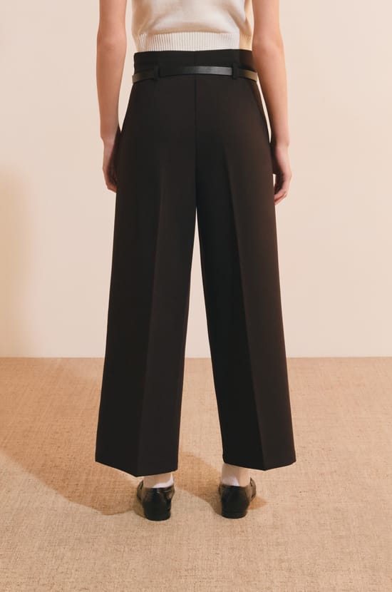 Pantalon cropped;${refinementColor}