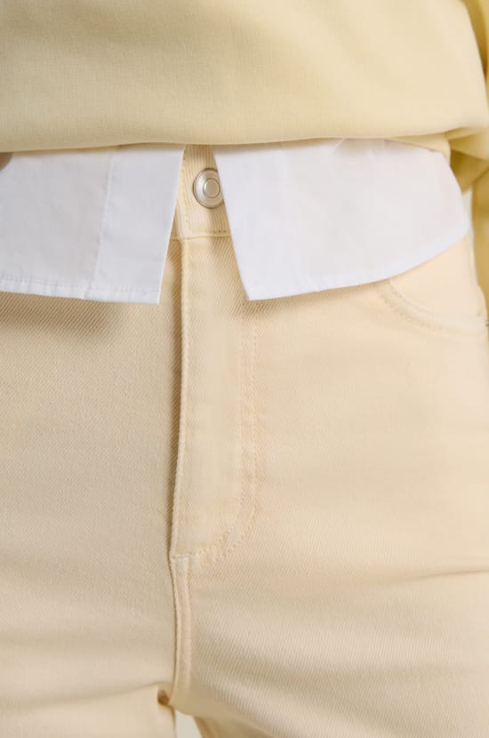 Pantalon droit taille haute;${refinementColor}