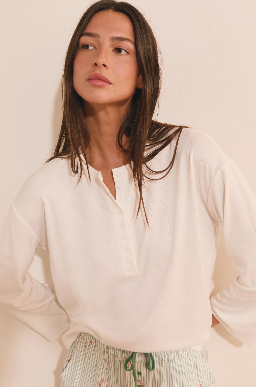 T-shirt manches longues avec boutons;${refinementColor}