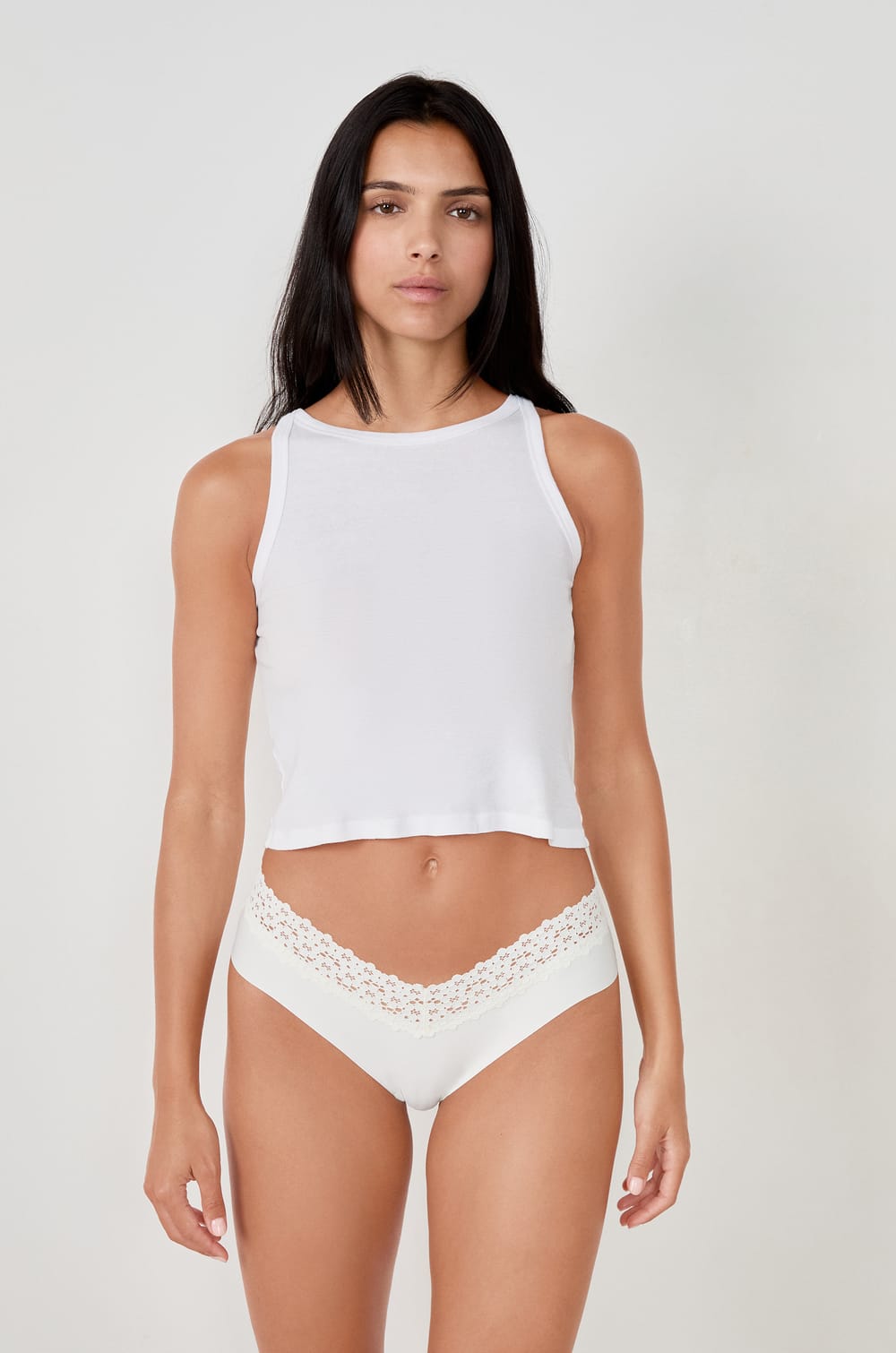 V-shape Hipster in Microfibre and Lace;${refinementColor}