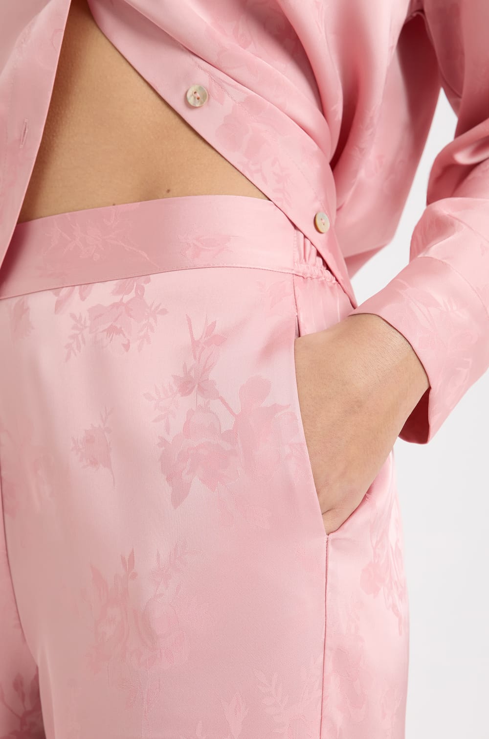 Pantalon de pyjama satin&eacute;;${refinementColor}