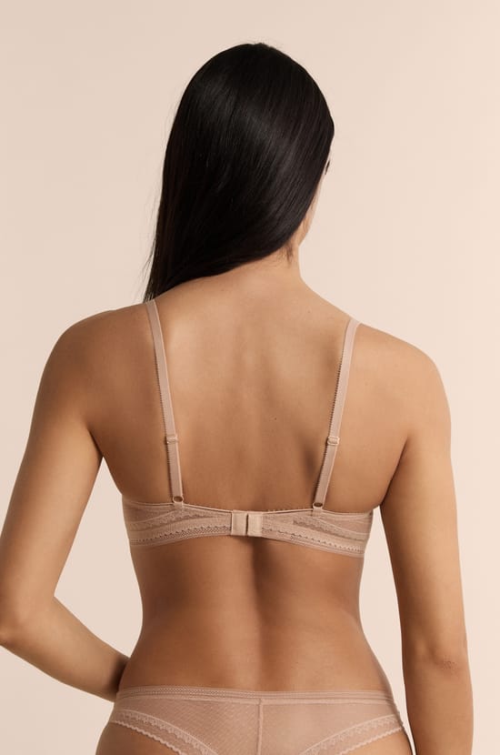Soutien-gorge triangle sans armatures avec d&eacute;tails en dentelle;${refinementColor}