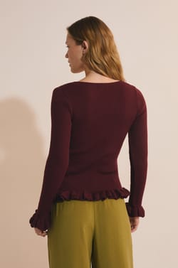 Pull col V avec d&eacute;tails manches;${refinementColor}