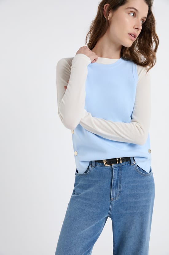 Top sans manches en coton avec boutons dor&eacute;s;${refinementColor}