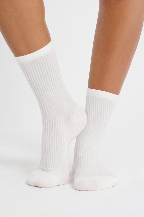 Ribbed Effect Socks;${refinementColor}