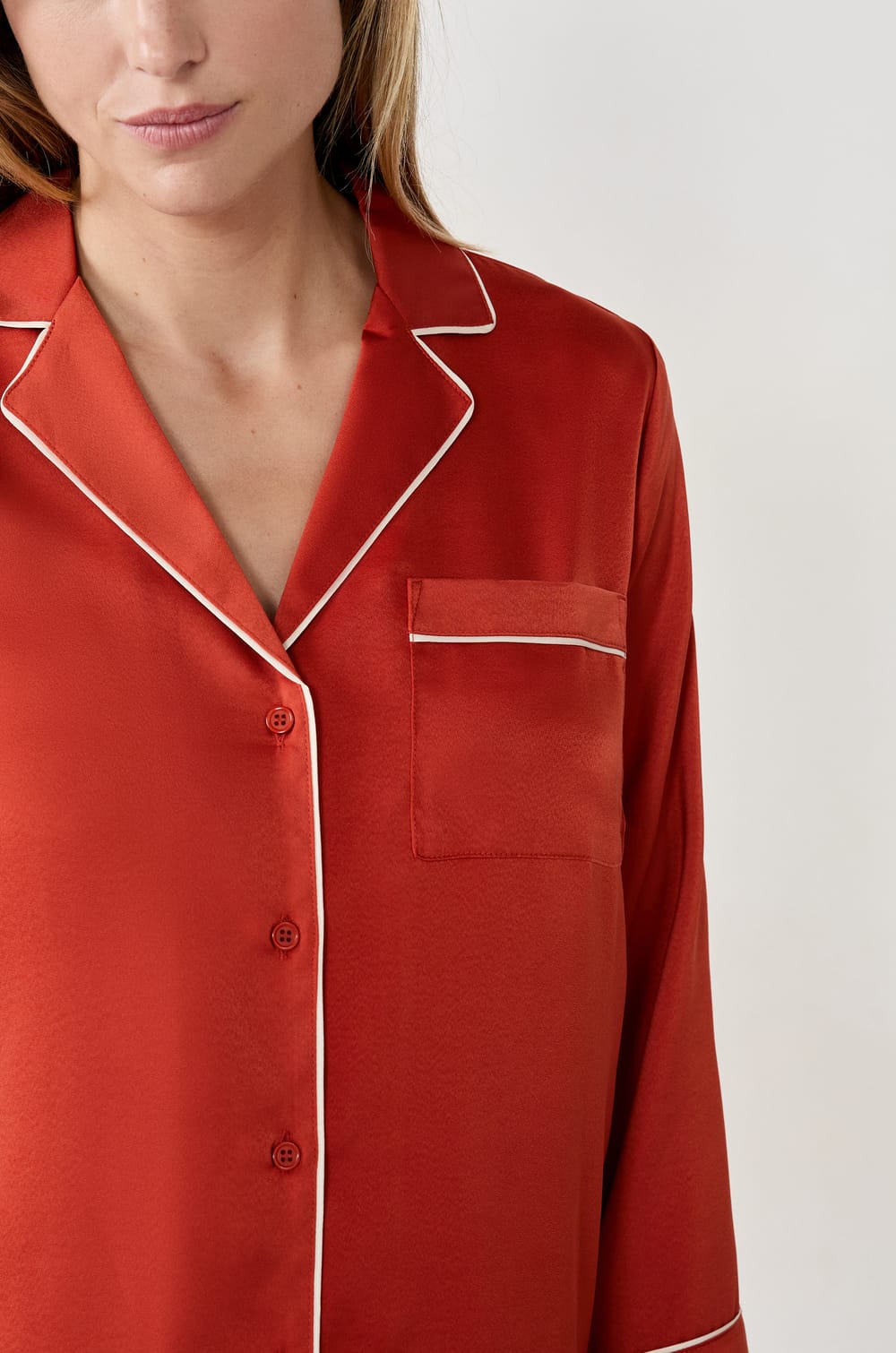 Chemise de pyjama satinée;${refinementColor}
