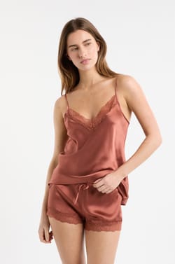 Short en soie détails dentelle;${refinementColor}