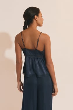 Top de pyjama satin&eacute; &agrave; n&oelig;uds;${refinementColor}