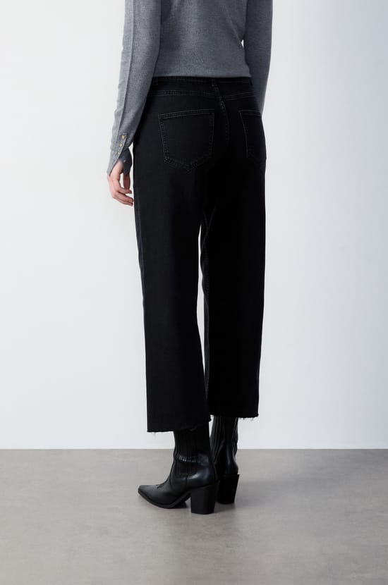 Wide-leg jeans;${refinementColor}