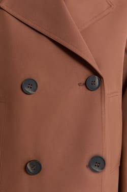 Trench court;${refinementColor}