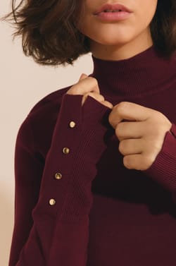 Pull en maille fine &agrave; manches mi-longues;${refinementColor}