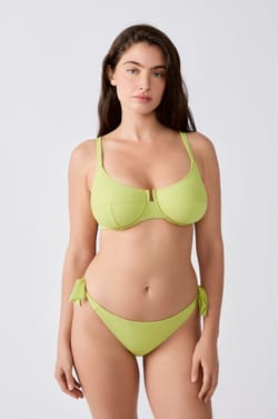 Bra de bikini con aros;${refinementColor}