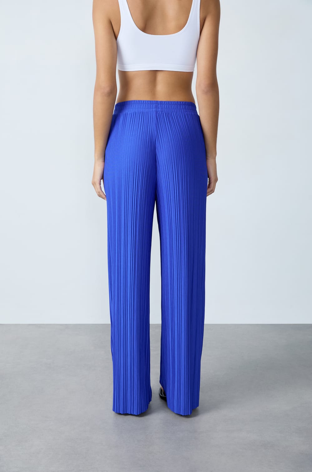 Pleated Fluid Trousers;${refinementColor}