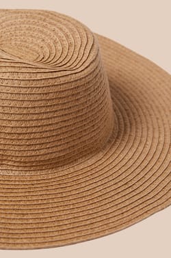 Chapeau en paille;${refinementColor}