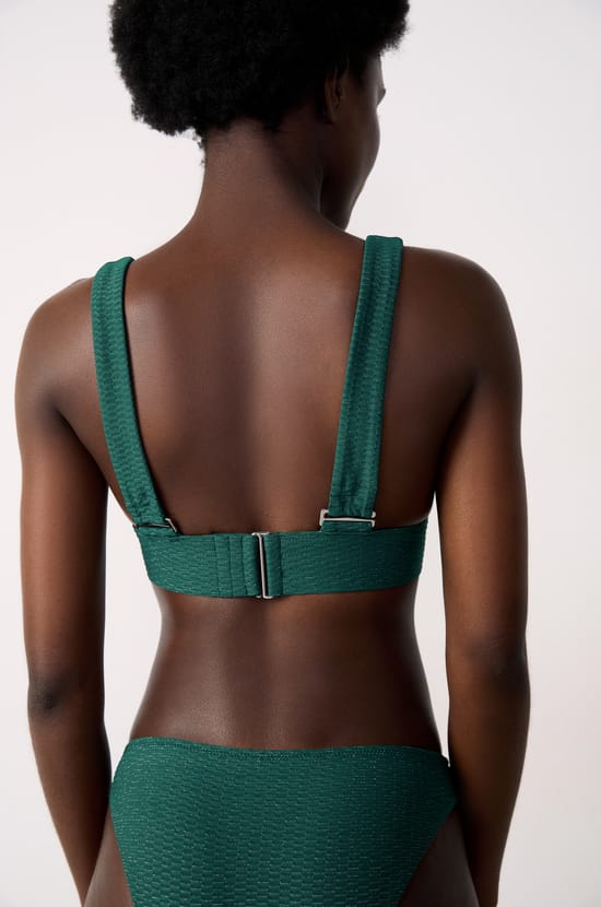 Triangle haut de maillot;${refinementColor}
