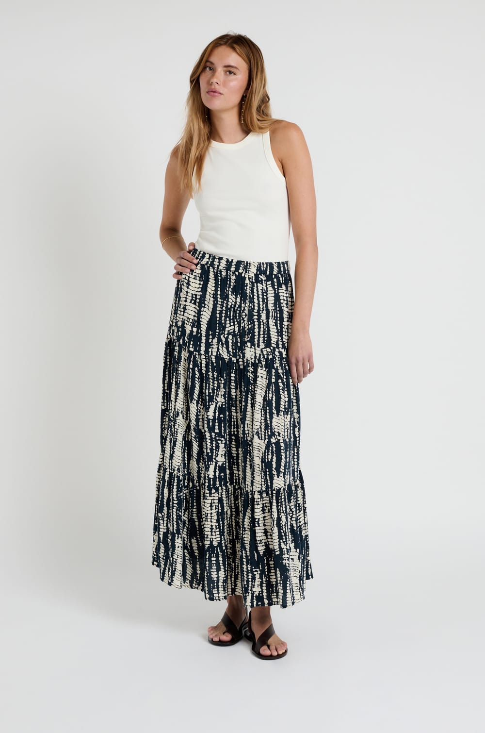Printed fluid long skirt;${refinementColor}
