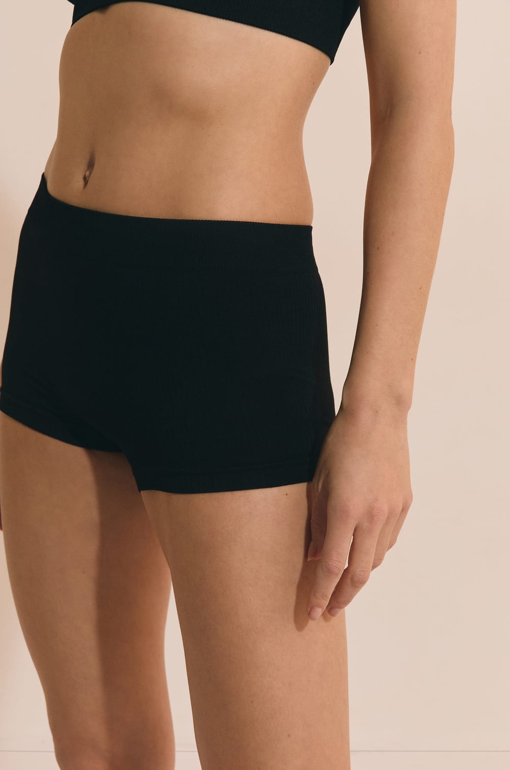 Short boyleg;${refinementColor}