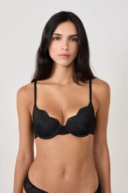 Bra n.4 - the lightly lined;${refinementColor}