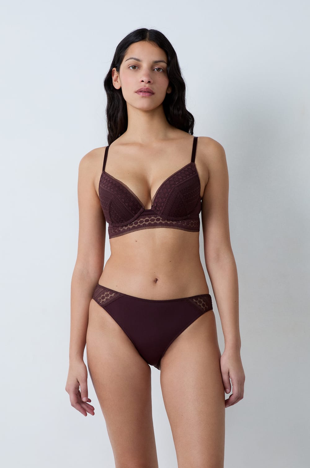  braguitas con detalle de encaje;${refinementColor}