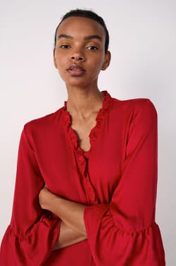 Short Satin Robe;${refinementColor}