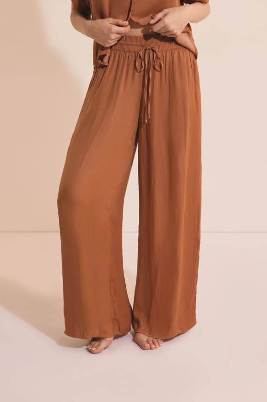 Pantalon satin&eacute; coupe large;${refinementColor}
