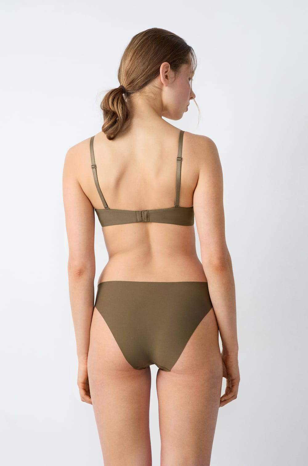 Bra Nº 4 -  Balconet de copas finas;${refinementColor}